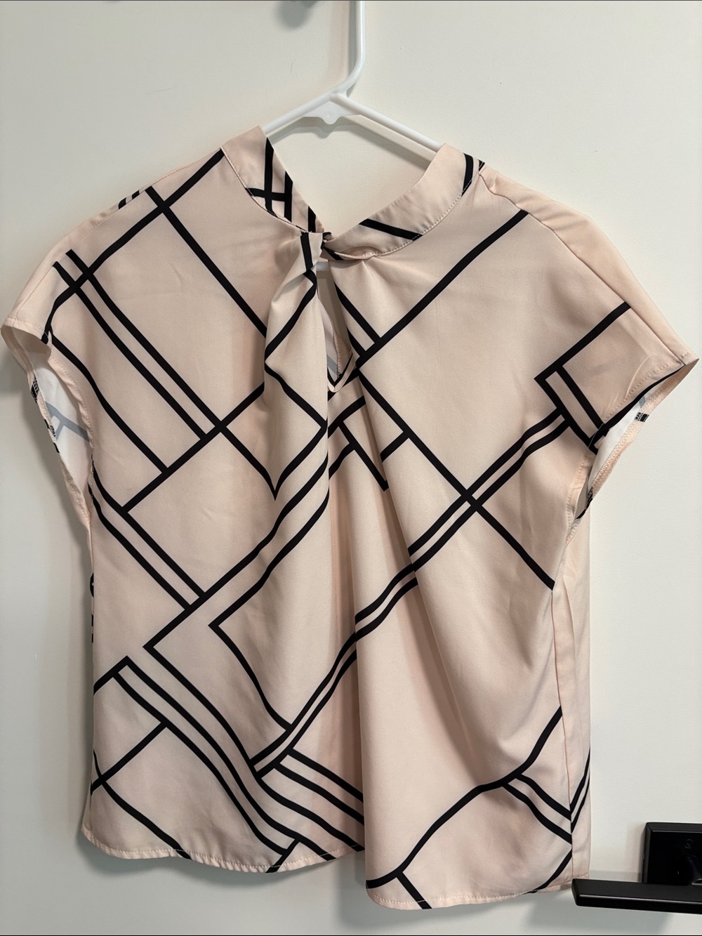 Women's Cream Geometric Cap-Sleeve Blouse